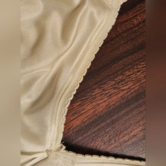 Wacoal 857109 Simple Shaping Minimizer Bra Size 42D White EUC - Picture 3 of 11